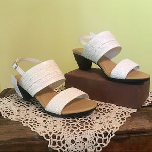 Women’s White Sandals 👡